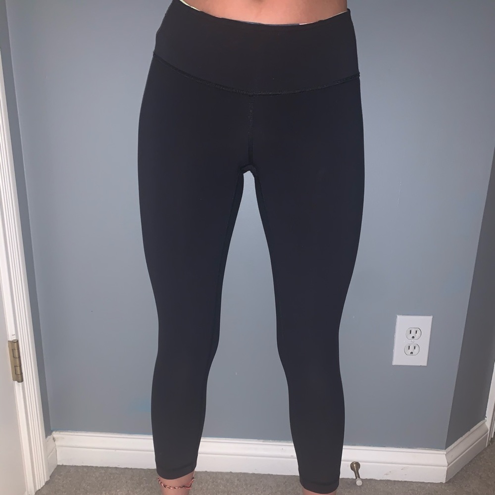 Lululemon Black Reversible Leggings 7/8 Crop